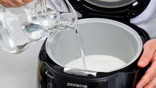 1. Этап. Варенье из малины в мультиварке: Начнем с приготовления сахарного сиропа. Итак, выбираем в мильтиварке режим 