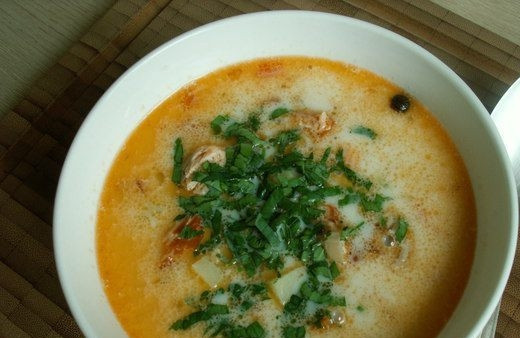 1. Этап. Финская уха: Посолите и поперчите уху по вкусу. Дайте настояться блюду. Добавьте зелень. Приятного аппетита!