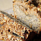 Банановый хлеб с корицей и орехами