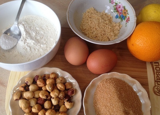 1. Этап. Цитрусовые кантуччи с фундуком: 1. Вот все наши ингредиенты для приготовления вкусных кантуччи. Советую сразу делать двойную порцию :)