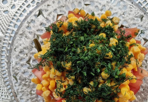 1. Этап. Салат Морской ёж: Мелко порубить укроп.