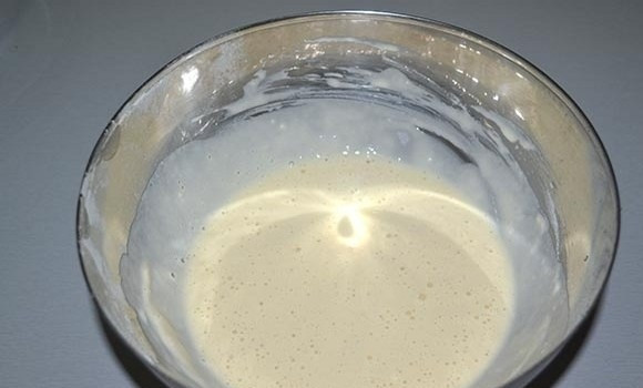 1. Этап. Вкусные оладушки: Дайте тесту отдохнуть 1 час.