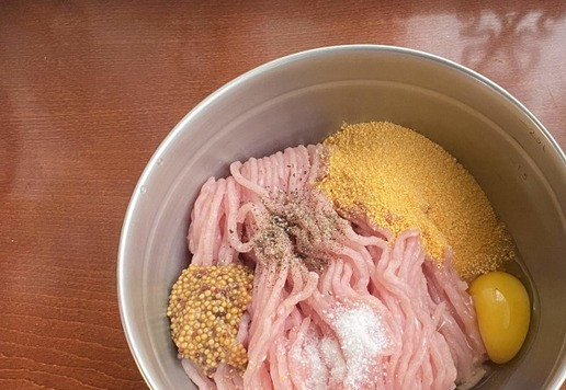 1. Этап. Террин из индейки с грибной начинкой: Так как фарш из индейки от ТМ 