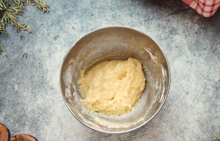 1. Этап. Кексы с вареньем: Все хорошо перемешайте до однородного теста без комочков.