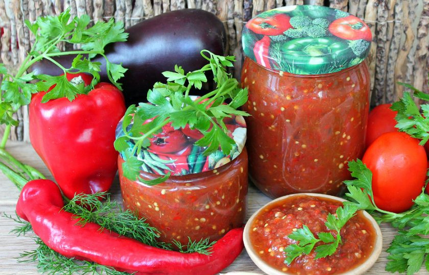1. Этап. Аджика из баклажанов и помидоров: Аджика из печеных баклажанов, помидоров и перца готова. Угощайтесь!