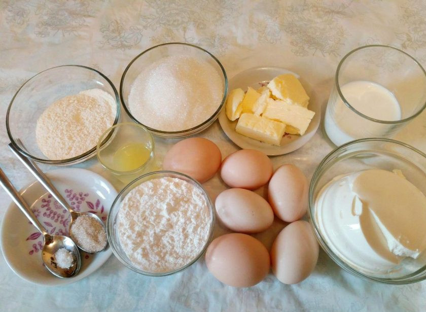 1. Этап. Японский хлопковый чизкейк: Подготовьте указанные ингредиенты, учитывая, что основным компонентом японского чизкейка является мягкий сыр, в данном случае, рикотта, которую можно заменить другим сыром с кремовой текстурой.