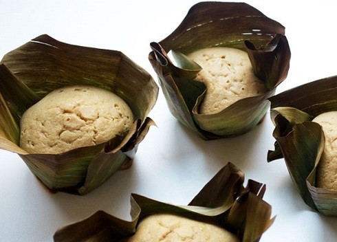 1. Этап. Бибинка: Пусть бибинки остынут минуты 2, а затем вынимаем из формы.