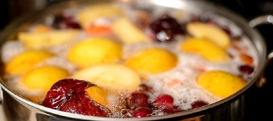1. Этап. Компот из свежих фруктов: 5. После снимите с огня, накройте крышкой и оставьте до полного остывания. Так он сможет настояться. Вот и весь секрет приготовления компота. Он очень вкусный и прекрасно утоляет жажду.