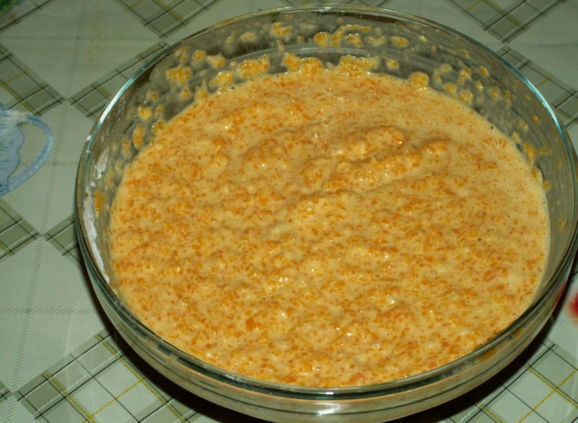 1. Этап. Диетические оладьи из тыквы: Добавьте соль. Теперь все хорошенько перемешайте.