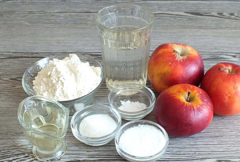 1. Этап. Пышки с яблоками: Подготовьте необходимые ингредиенты.