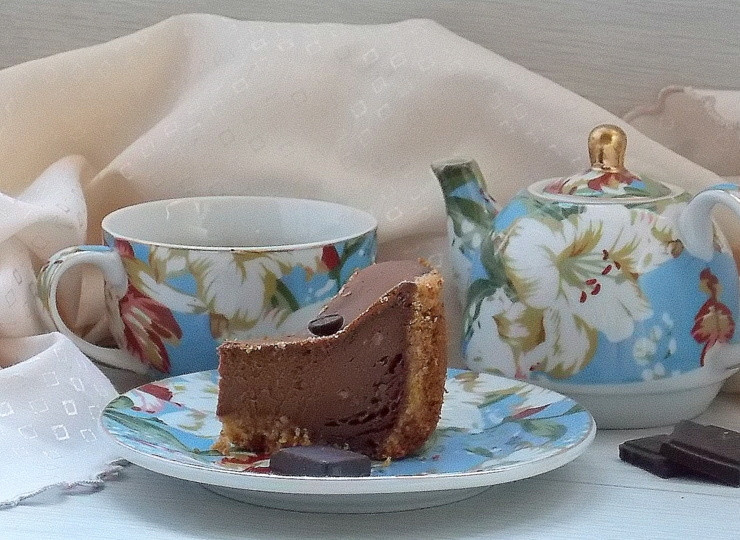 1. Этап. Шоколадный сырник с кофе: Дайте полностью остыть, порежьте и подавайте.