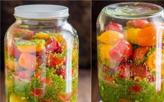 1. Этап. Быстро и просто. Маринованные помидоры: 5. Закройте крышкой банку. Поверните банку. Маринуйте помидоры 12 часов в прохладном месте.