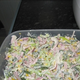 1. Этап. Салат Колизей: Смешиваем все ингредиенты с майонезом. Даем салату постоять хотя бы полчасика в холодильнике - и его можно подавать!