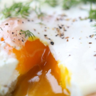 Яйцо, запеченное в сметане