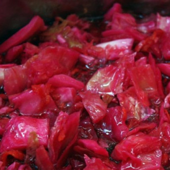 Капуста, маринованная по-корейски со свеклой