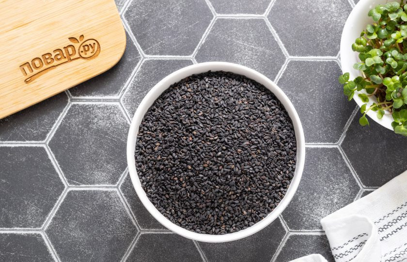 1. Этап. Паста тахини из черного кунжута: Подготовьте все ингредиенты.