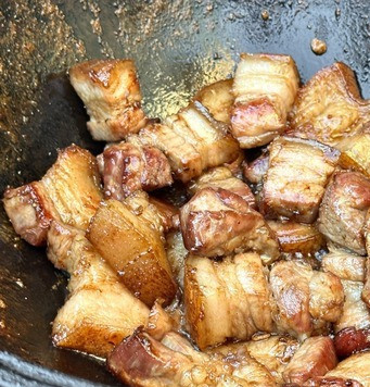 1. Этап. Хо шау ру. Свинина Мао Цзэдуна: В сахарной карамели, но слегка так.