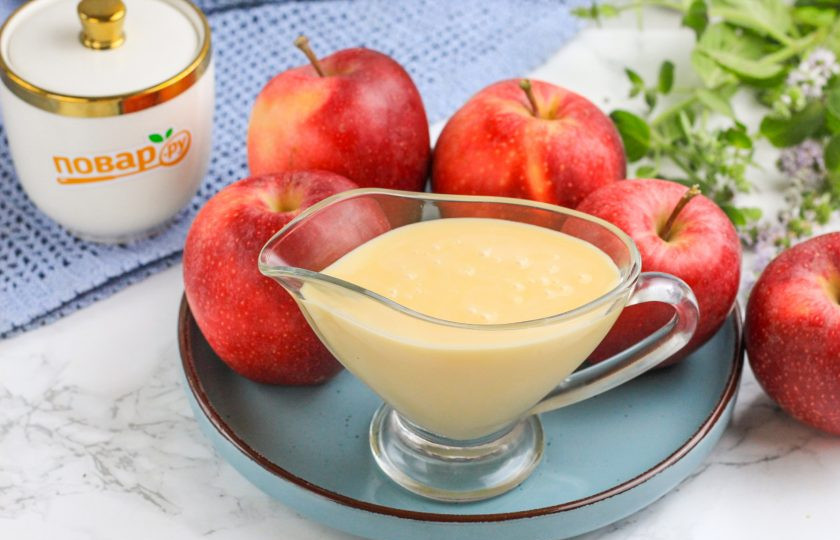 1. Этап. Пюре Лакомка: Подготовьте указанные продукты. Сорт яблок можно использовать любой, но если они кислые, то добавляйте чуть больше сгущенного молока.