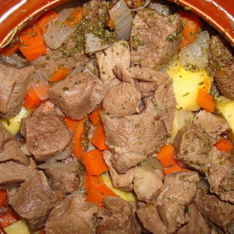 Баранина в горшочках с картошкой