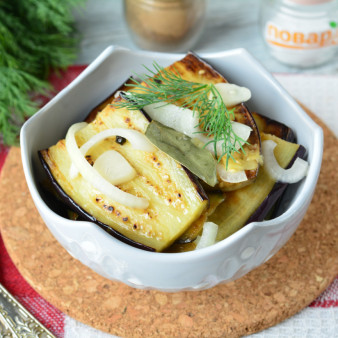 Маринованные баклажаны с чесноком и луком