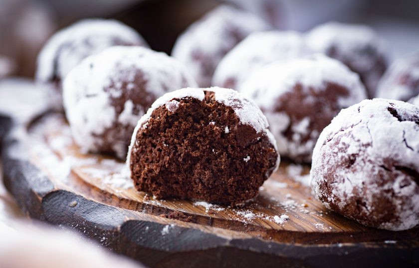 1. Этап. Шоколадное треснутое печенье: Приятного аппетита!