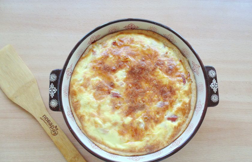 1. Этап. Лотарингский киш: Выпекайте пирог в духовке, разогретой до 175-180 градусов 30-35 минут до золотистой корочки.