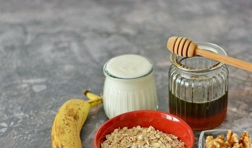 1. Этап. Ленивая овсянка на домашнем йогурте: Итак, вот всё, что вам потребуется. Количество ингредиентов указываю из расчёта на 1 порцию.