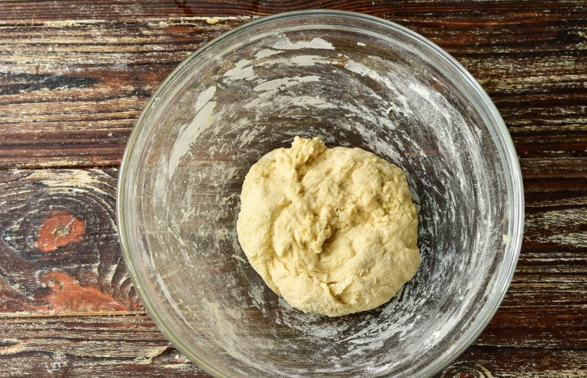 1. Этап. Ванильные сушки: Замесите тесто.