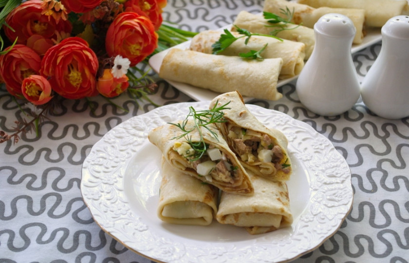 1. Этап. Блины с печенью трески: Сверните блинчики. Подайте к столу.