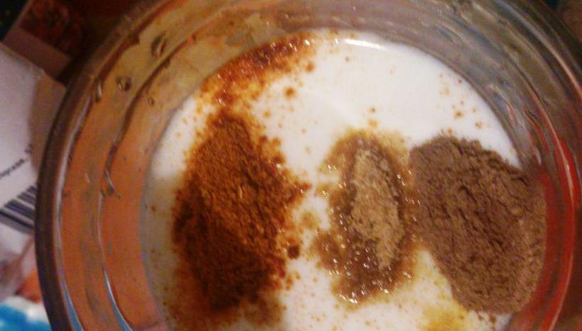 1. Этап. Жиросжигающий напиток из кефира: По возможности взбейте блендером или тщательно перемешайте. Пейте такой напиток утром и вечером по стакану в течение месяца – результат не заставит себя ждать.