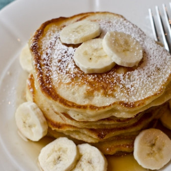 Банановые оладьи на молоке