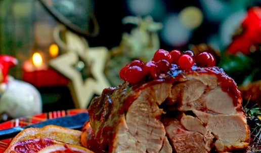 1. Этап. Бедро индейки с апельсинами и клюквенным соусом: Подавать с печеным картофелем или рисом