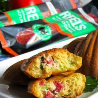 Закусочные Мадлен с копчеными колбасками