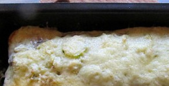 1. Этап. Кабачки и баклажаны с фаршем: Накрываем форму фольгой, ставим в предварительно разогретую до 180 градусов духовку на 15-20 минут. Снимаем фольгу, посыпаем тертым сырым, оставляем в духовке еще на 5 минут. Приятного аппетита!