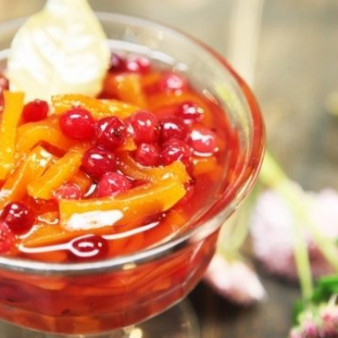 Варенье из зеленой клюквы с айвой