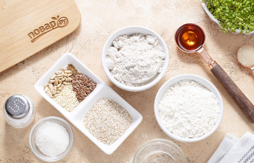 1. Этап. Ржаные булочки с отрубями: Подготовьте все ингредиенты.