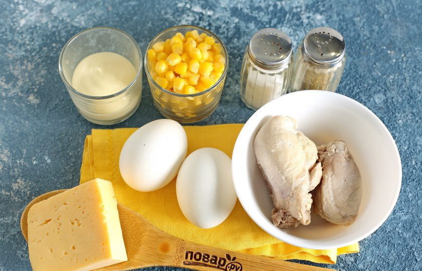 1. Этап. Салат Курица и кукуруза: Подготовьте все ингредиенты.