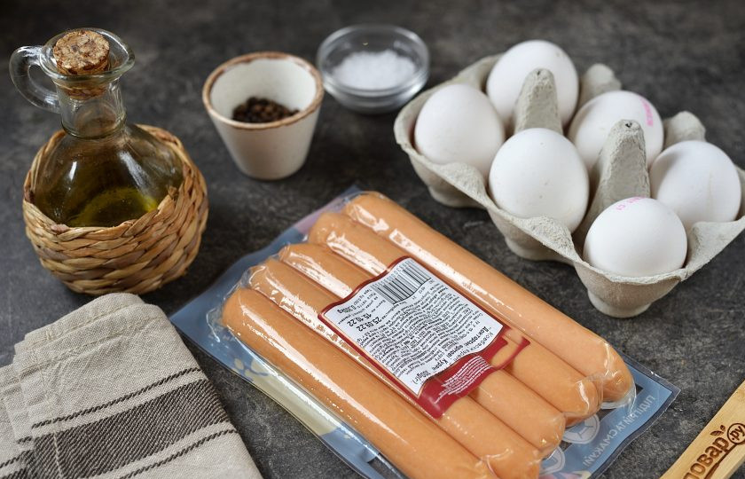 1. Этап. Глазунья в форме сердца: Подготовьте ингредиенты.