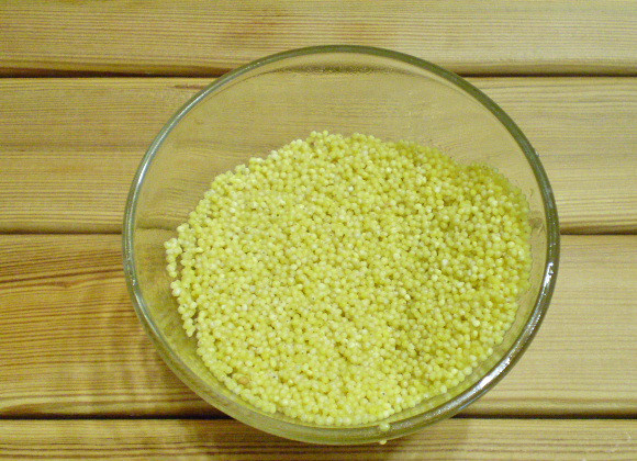 1. Этап. Диетические щи из свежей капусты: 2. Пшено перебрать, замочить на время в теплой воде, хорошо промыть.