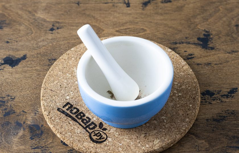 1. Этап. Индийский лимонад Шиканджви: Жареный тмин разотрите в ступке.