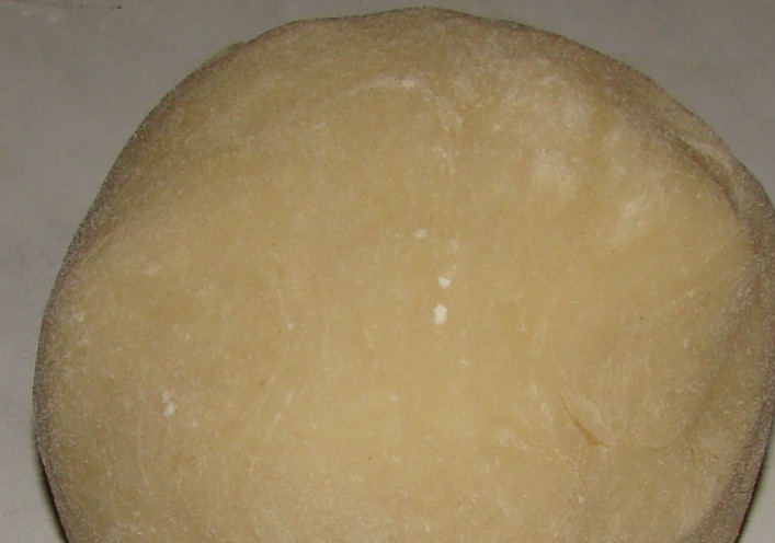 1. Этап. Яичный торт: 2. Вот такое приятное и красивое на вид получилось тесто. Отправим его в пакет и в морозилку на полчаса.