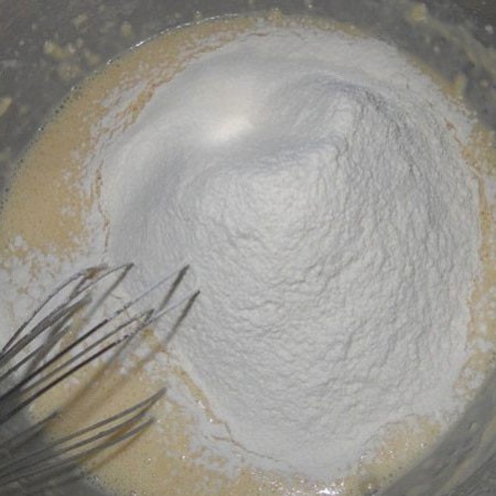 1. Stage. Cream brushwood: Beat eggs with salt, vanilla sugar, add cognac, cream, mix and add flour. Knead the dough.