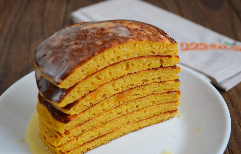 1. Этап. Полезные тыквенные панкейки: 12. Внутри они невероятно нежные, мягенькие и оранжевые!