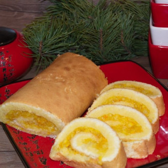 Сладкий новогодний рулет