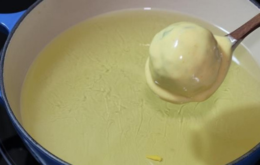 1. Этап. Овощные шарики в кляре: 11. И выложите в разогретое масло. Жарьте на среднем огне до румяности.