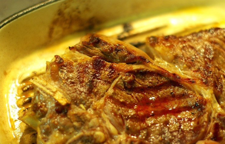 1. Этап. Антрекот из говядины: Должен выйти красный сок.