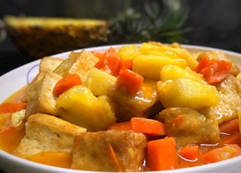 1. Этап. Тофу во фритюре с ананасом: Тофу во фритюре с ананасом готов. Приятного аппетита!