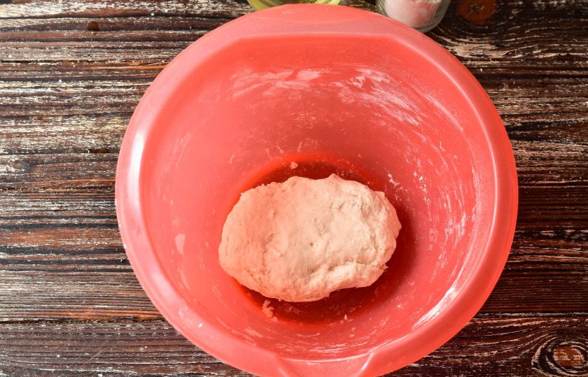 1. Этап. Хачапури с фасолью: Замесите тесто.