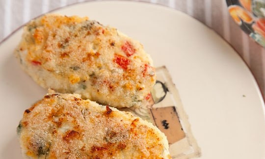 1. Этап. Куриный фарш (котлеты): Обжарьте котлеты в разогретом масле до румяной корочки с двух сторон. Приятного аппетита!