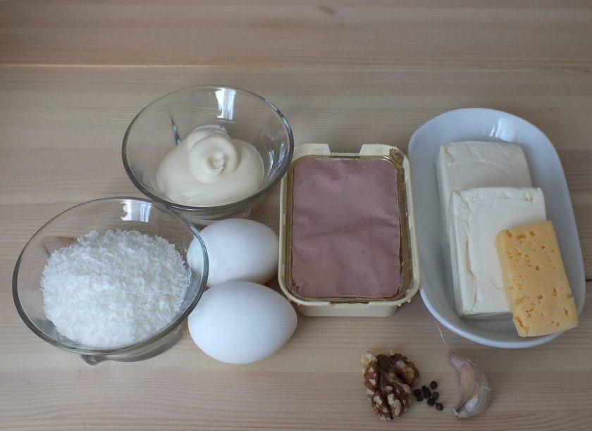 1. Этап. Закуска пикантная на Новый год Крысы: Подготовьте необходимые ингредиенты.